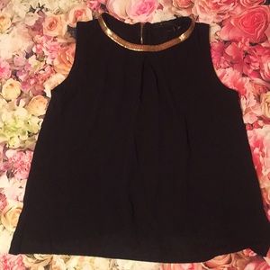 Black top with neckalce
